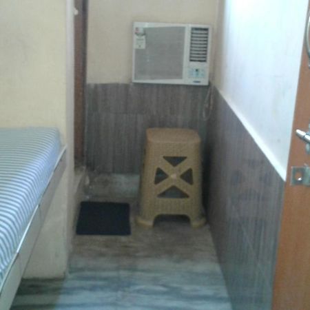 Today Guest House Hāora Екстериор снимка