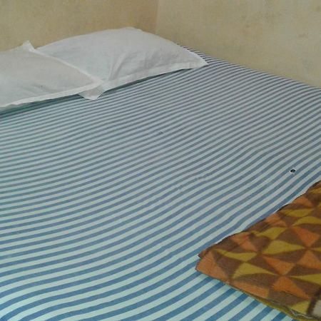 Today Guest House Hāora Екстериор снимка